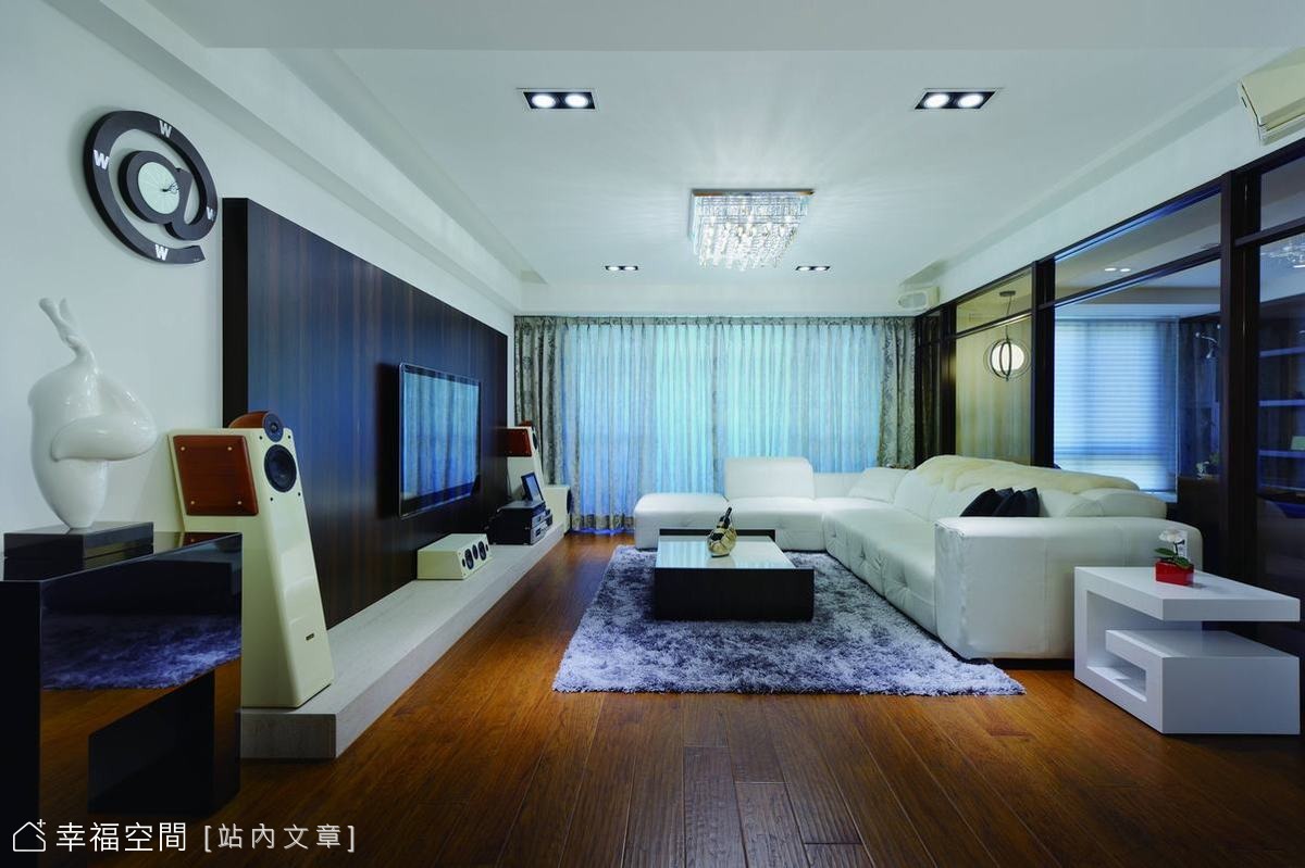 黑檀引光 沉穩住家空間