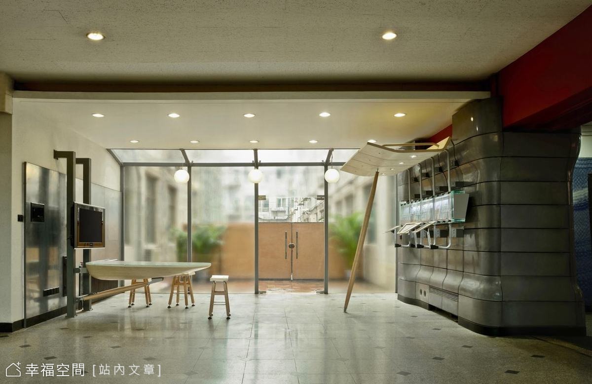 杂志展示墙-系馆过厅设计
