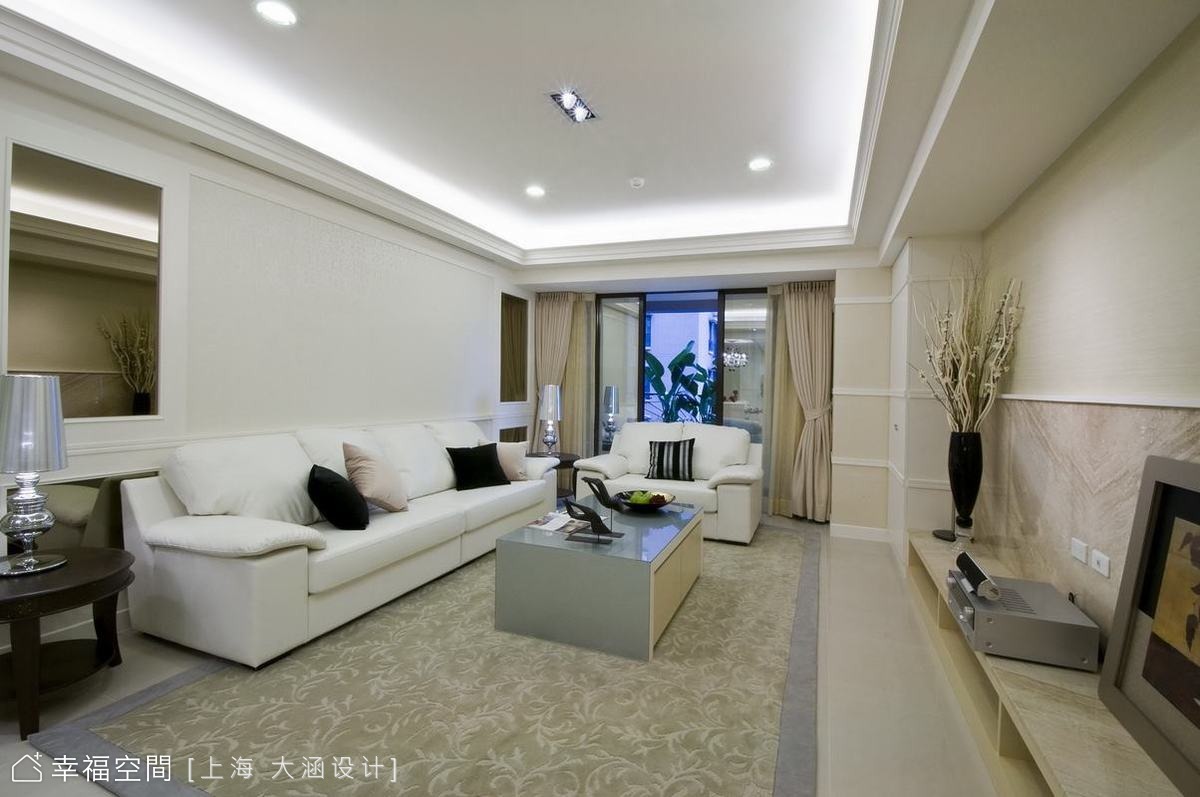 客廳望向陽台