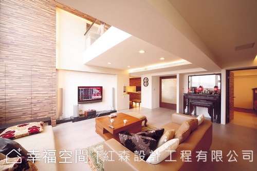 在城市裡坐擁北國日光玻璃湯屋