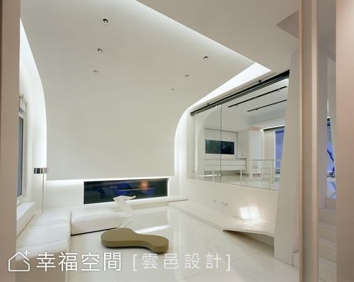 行雲流水延展白的純粹