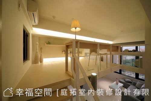 懸浮光帶勾勒精采挑高小豪宅