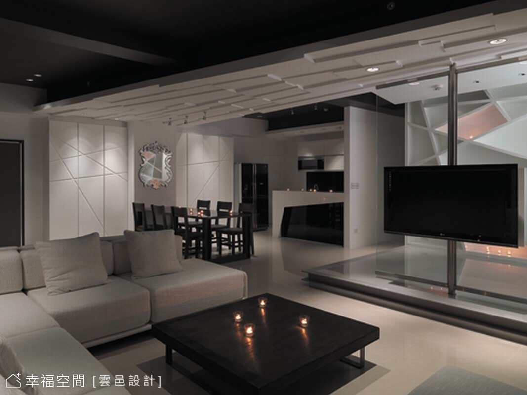黑。白