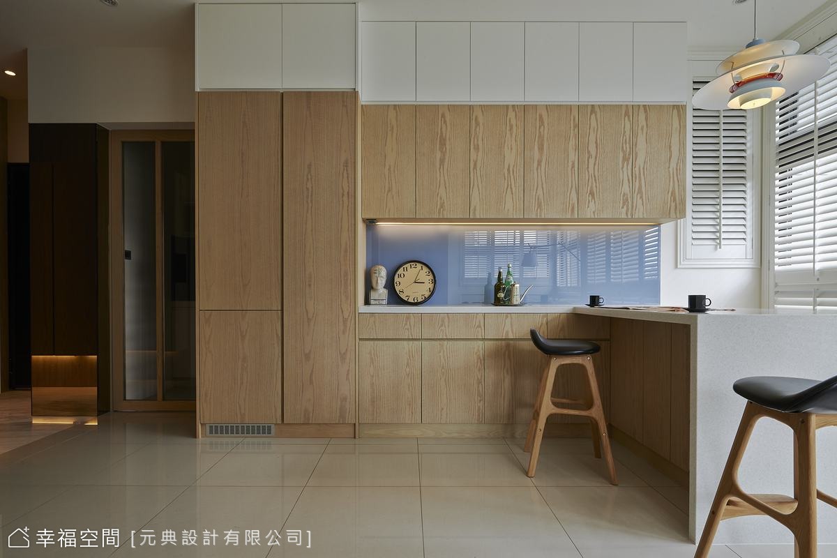 沿牆櫃面