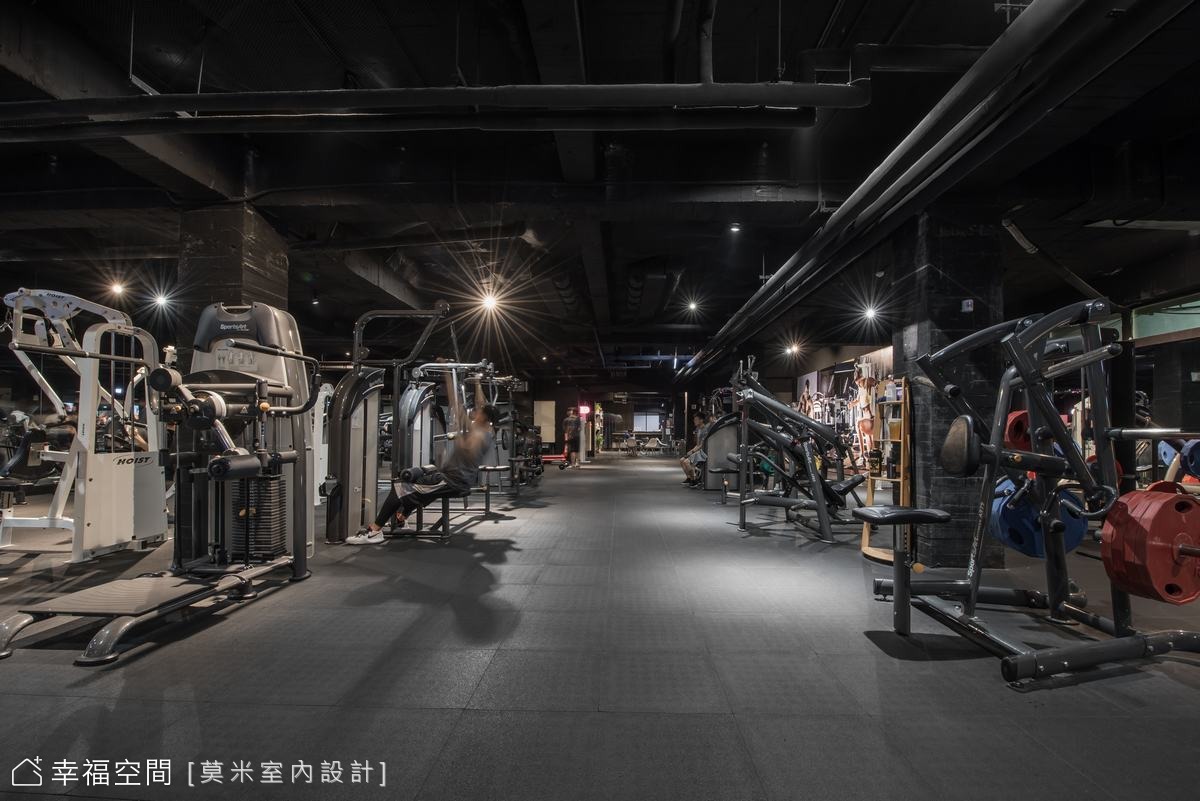 鬥犬健身工廠｜工業風｜300坪