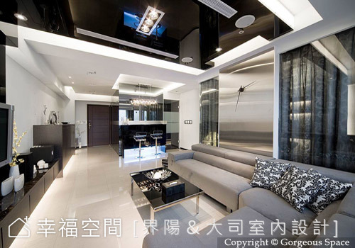 客廳望向吧台