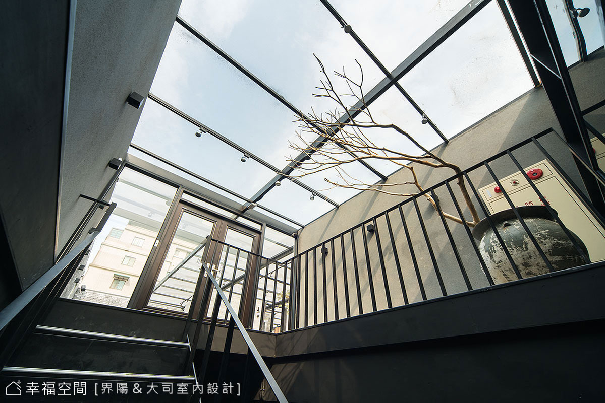 三樓天井（白天）
