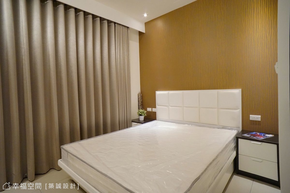 臥室空間以溫暖的木質調和柔和的燈光營造舒適的睡眠環境。
