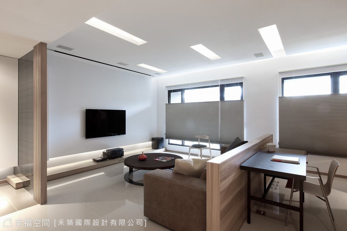 簡潔有個性的天花板照明客廳