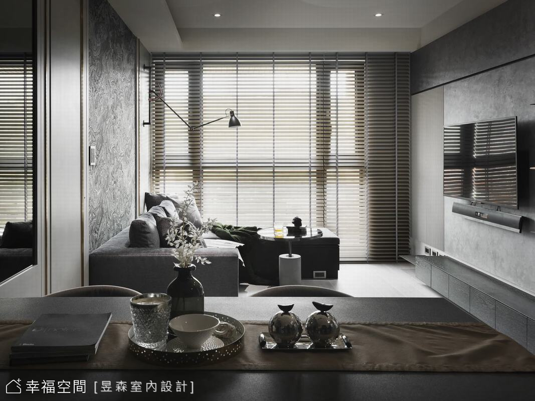 GRAY SCALE SPACE