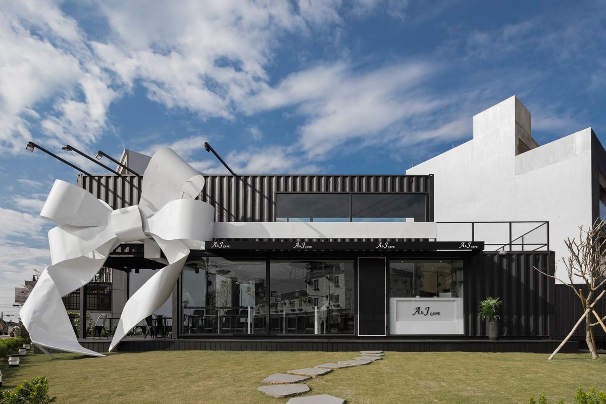 A&J  CAFÉ