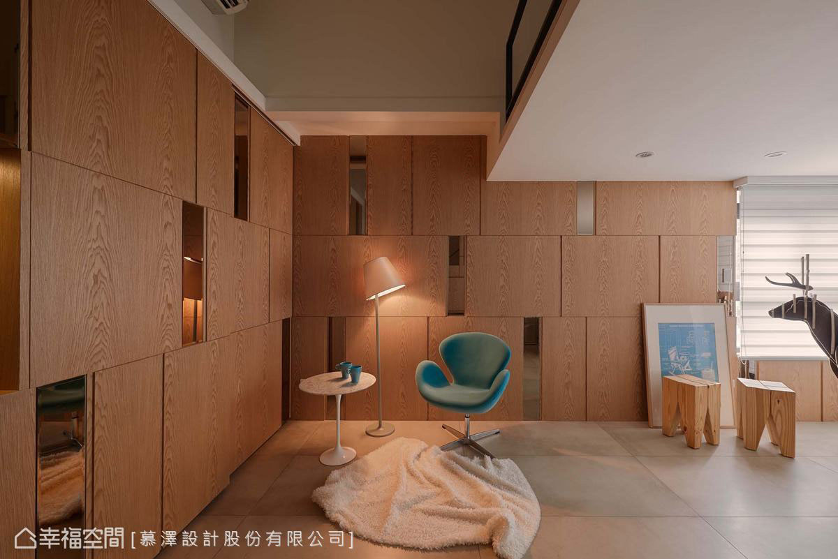 水色山景旁的疊層美學
