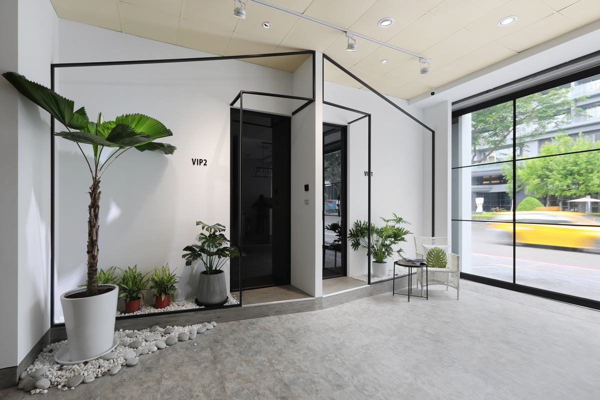 汽車開進沙龍店?!森林小屋獨享包廂